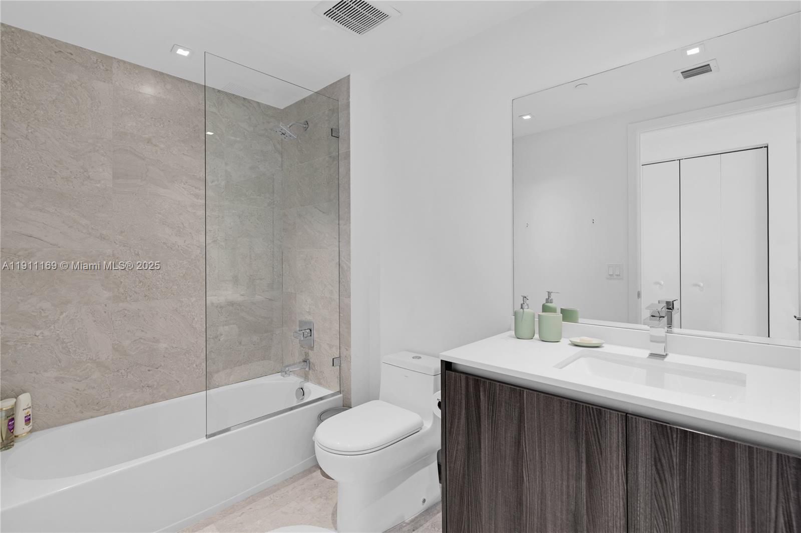 488 NE 18th St # 3912