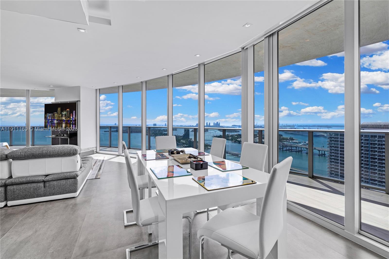 488 NE 18th St # 3912