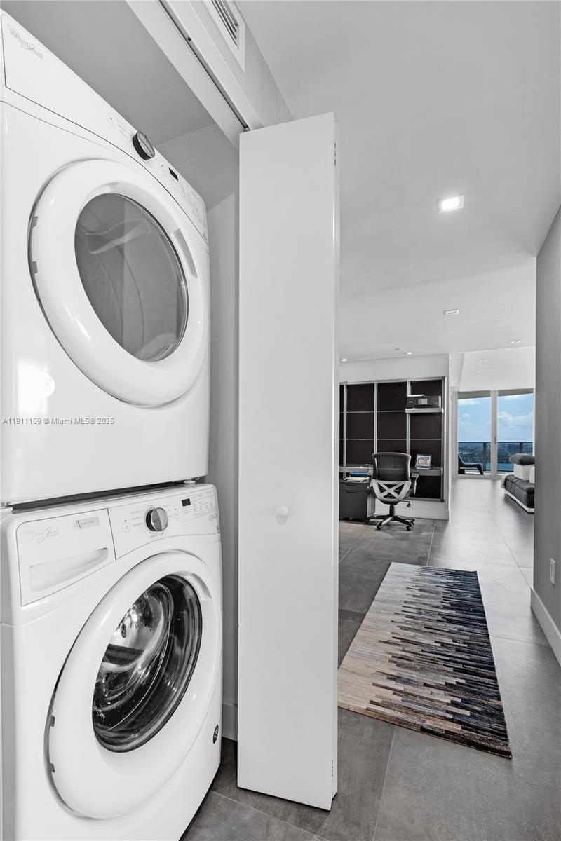 488 NE 18th St # 3912