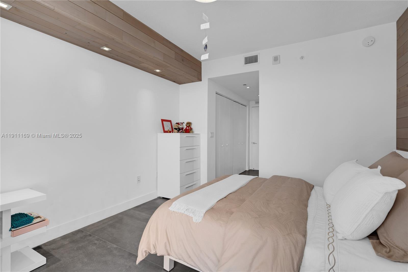 488 NE 18th St # 3912