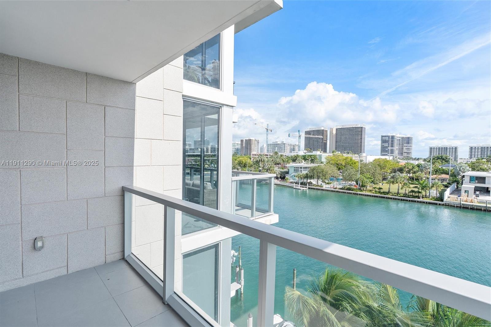 9521 E Bay Harbor Dr # 604