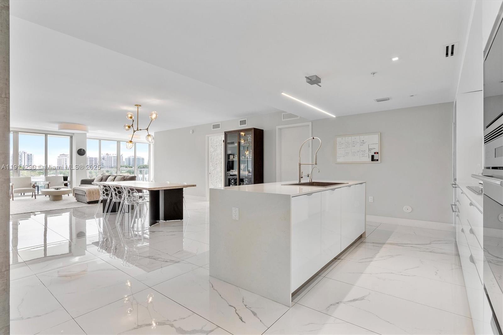 9521 E Bay Harbor Dr # 604