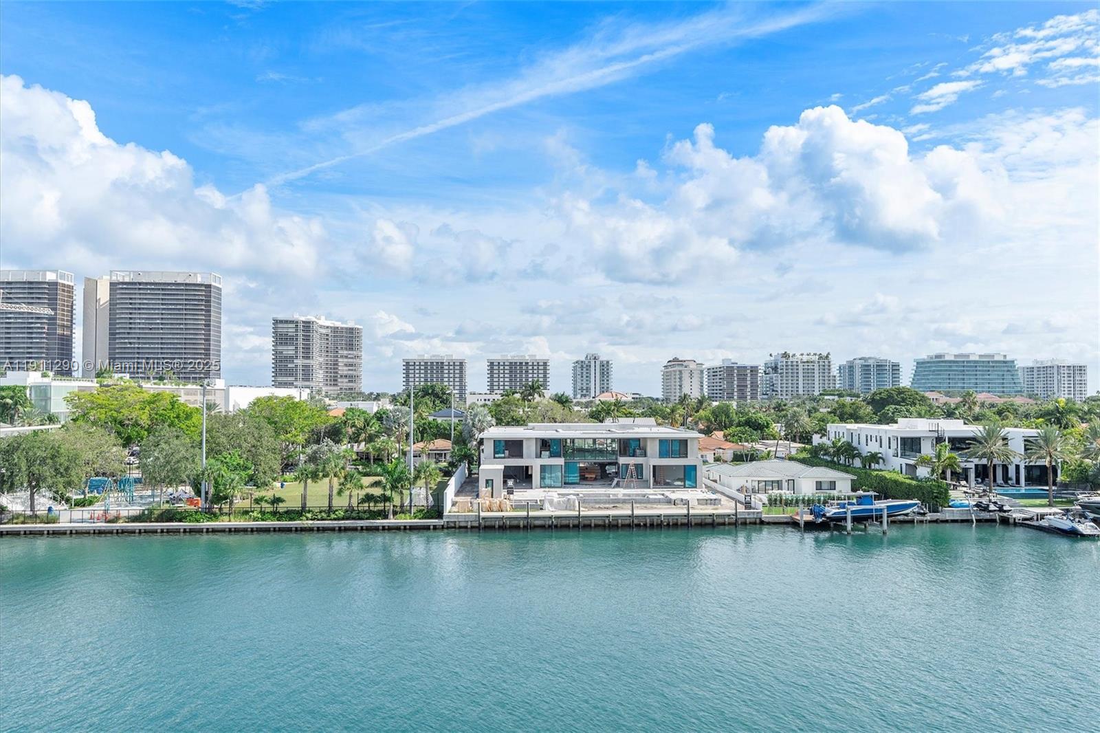 9521 E Bay Harbor Dr # 604