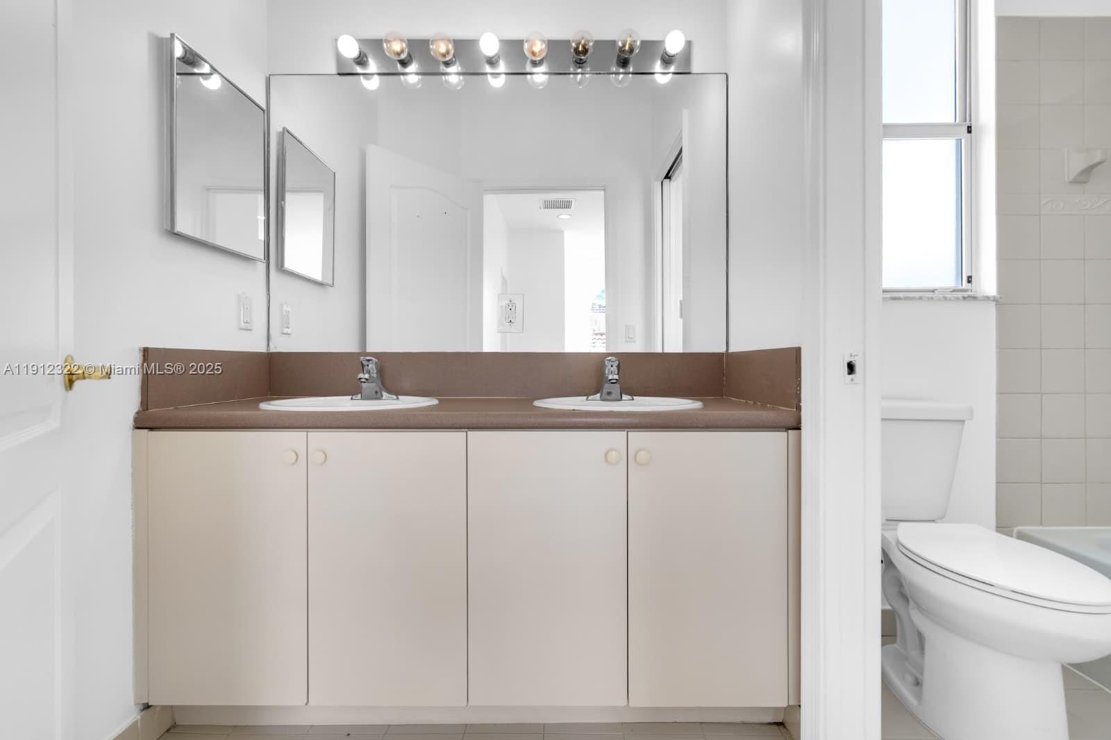 1095 NE 39th Ave # 1095