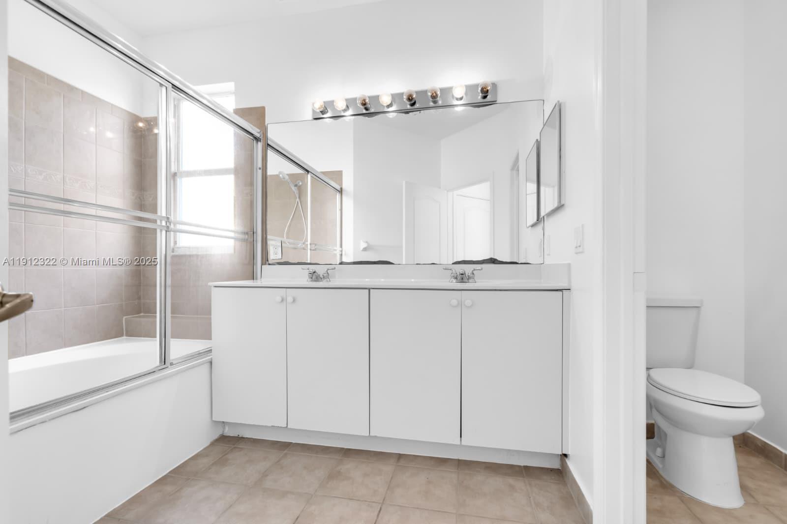 1095 NE 39th Ave # 1095