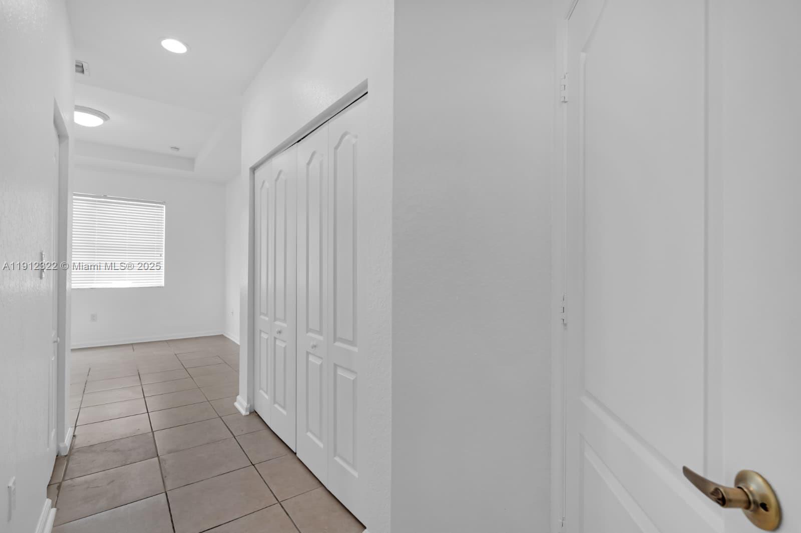 1095 NE 39th Ave # 1095