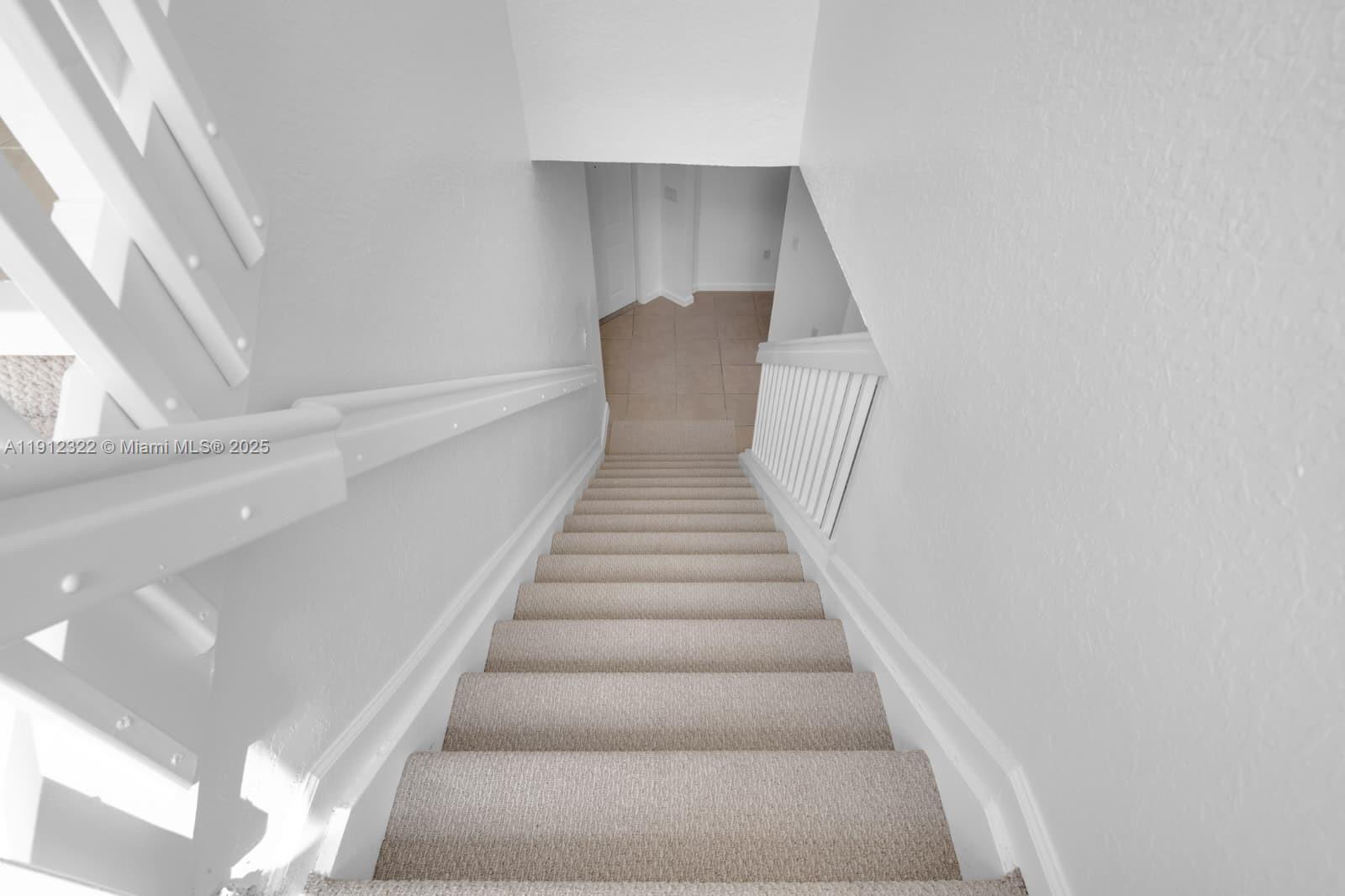 1095 NE 39th Ave # 1095