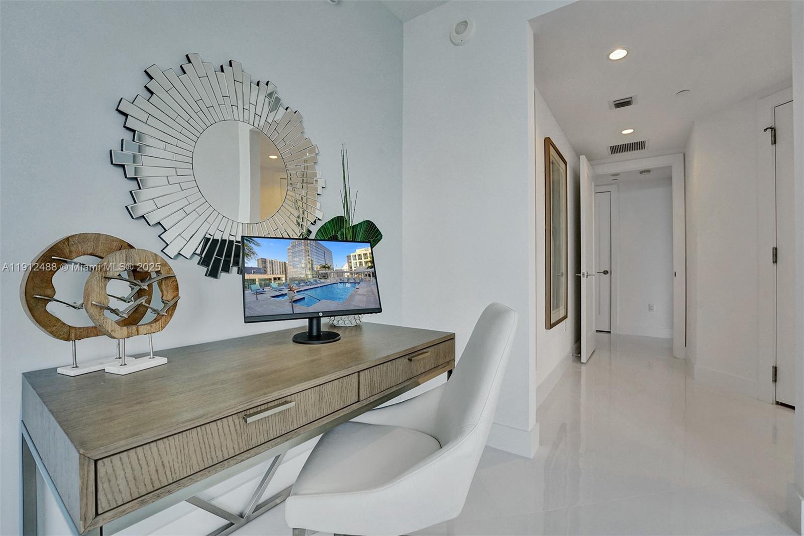 100 E Las Olas Blvd # 3703