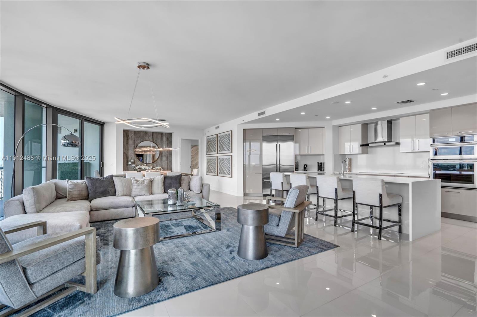 100 E Las Olas Blvd # 3703