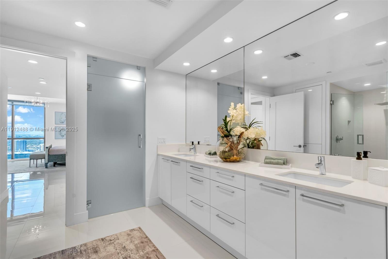 100 E Las Olas Blvd # 3703