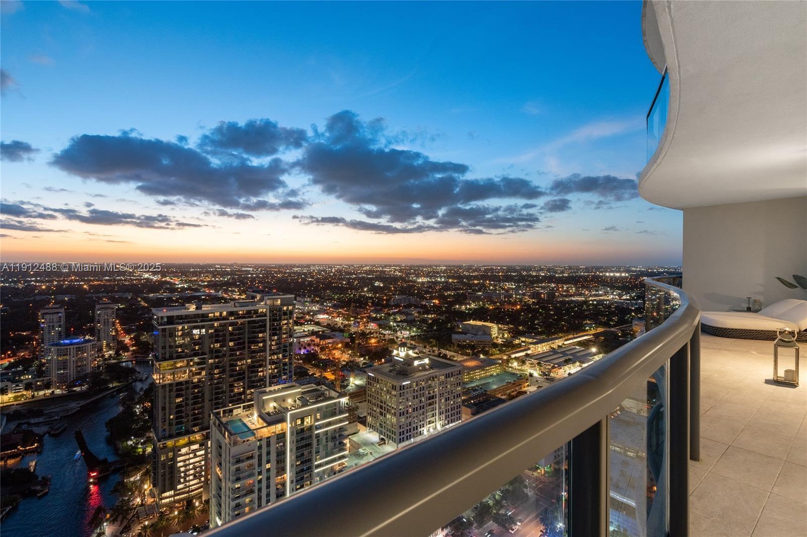 100 E Las Olas Blvd # 3703