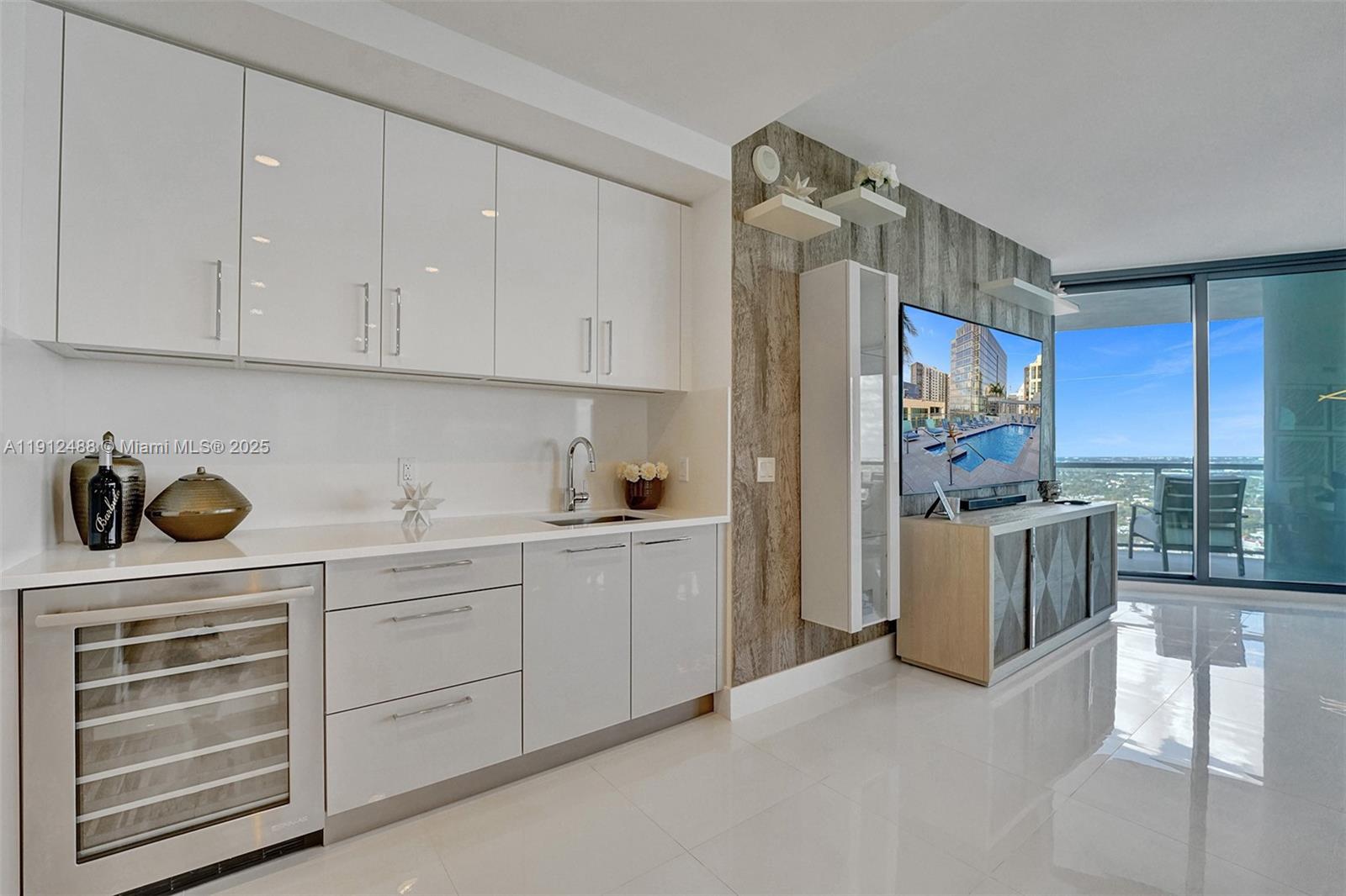 100 E Las Olas Blvd # 3703