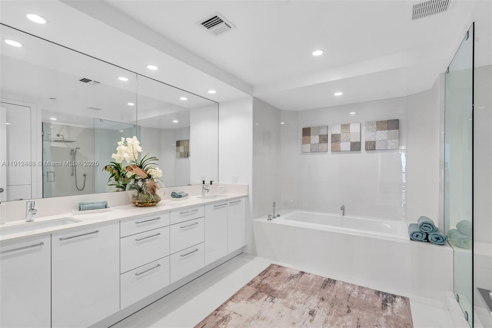 100 E Las Olas Blvd # 3703