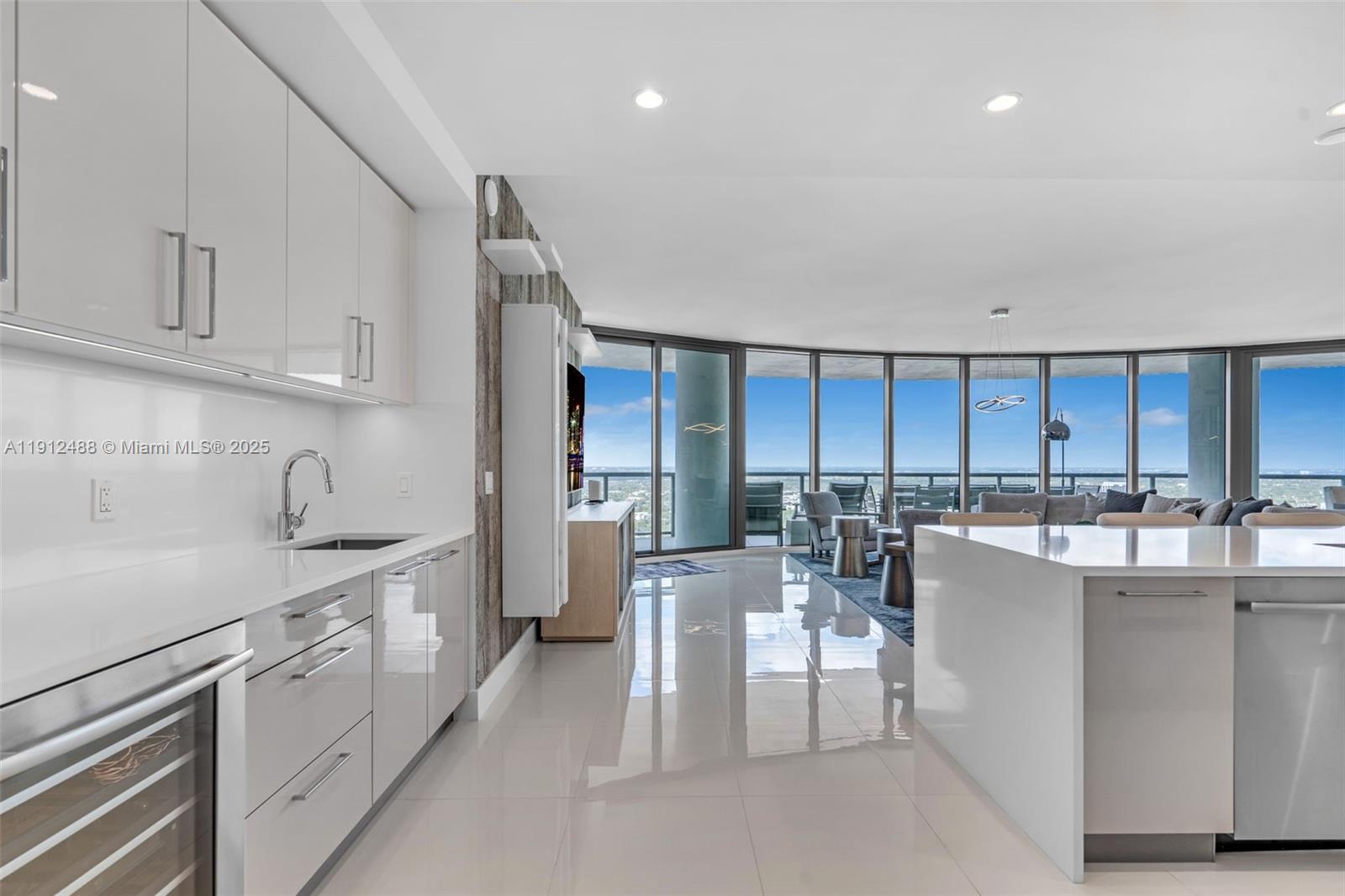 100 E Las Olas Blvd # 3703