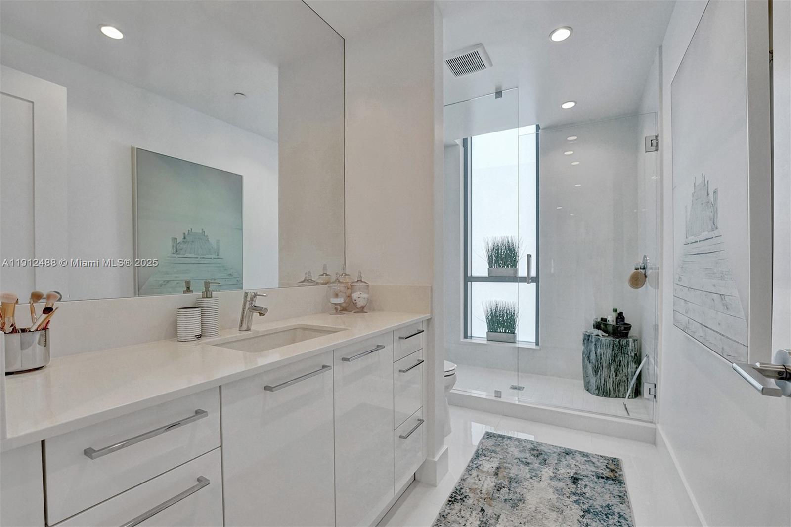 100 E Las Olas Blvd # 3703