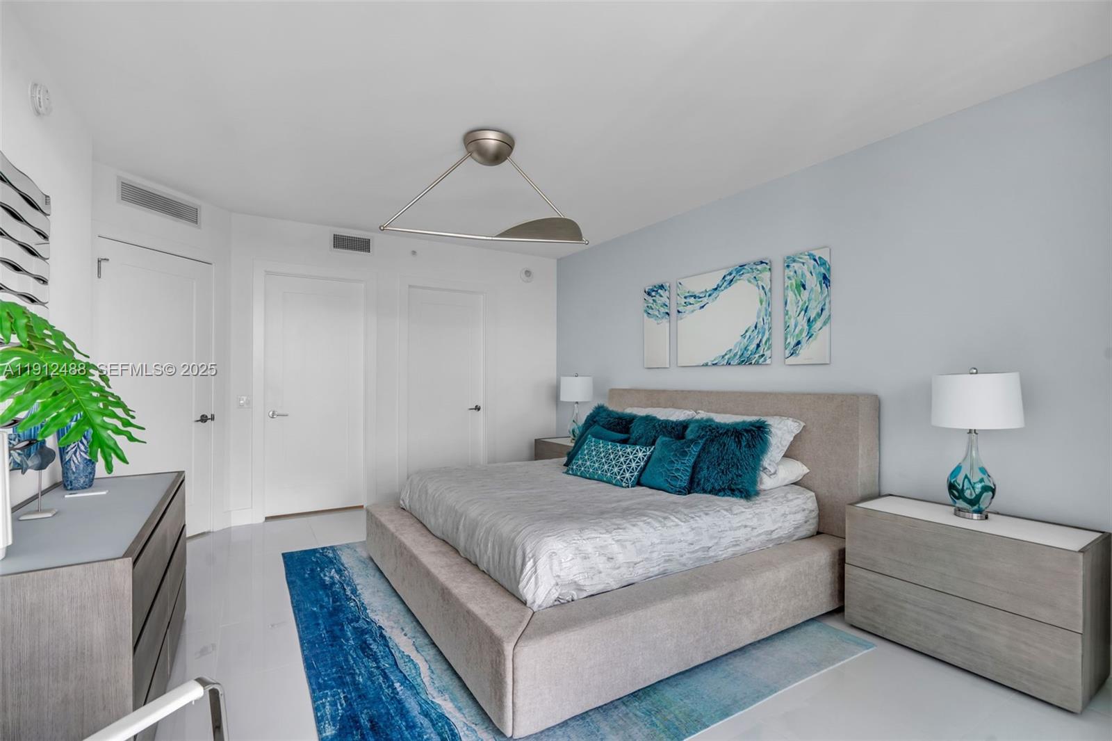 100 E Las Olas Blvd # 3703