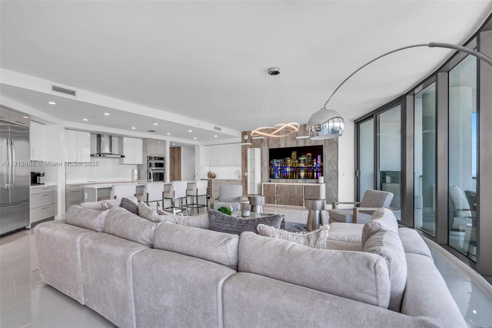 100 E Las Olas Blvd # 3703