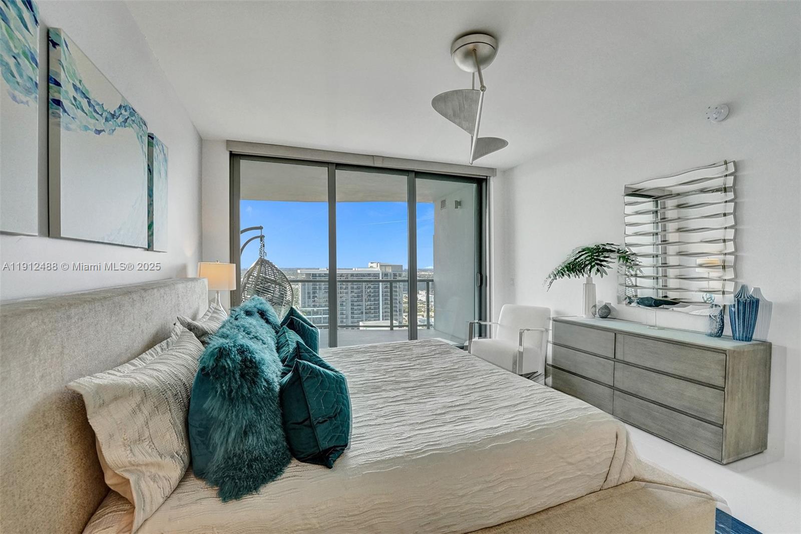 100 E Las Olas Blvd # 3703