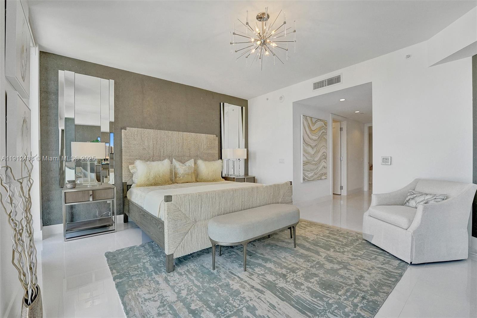 100 E Las Olas Blvd # 3703