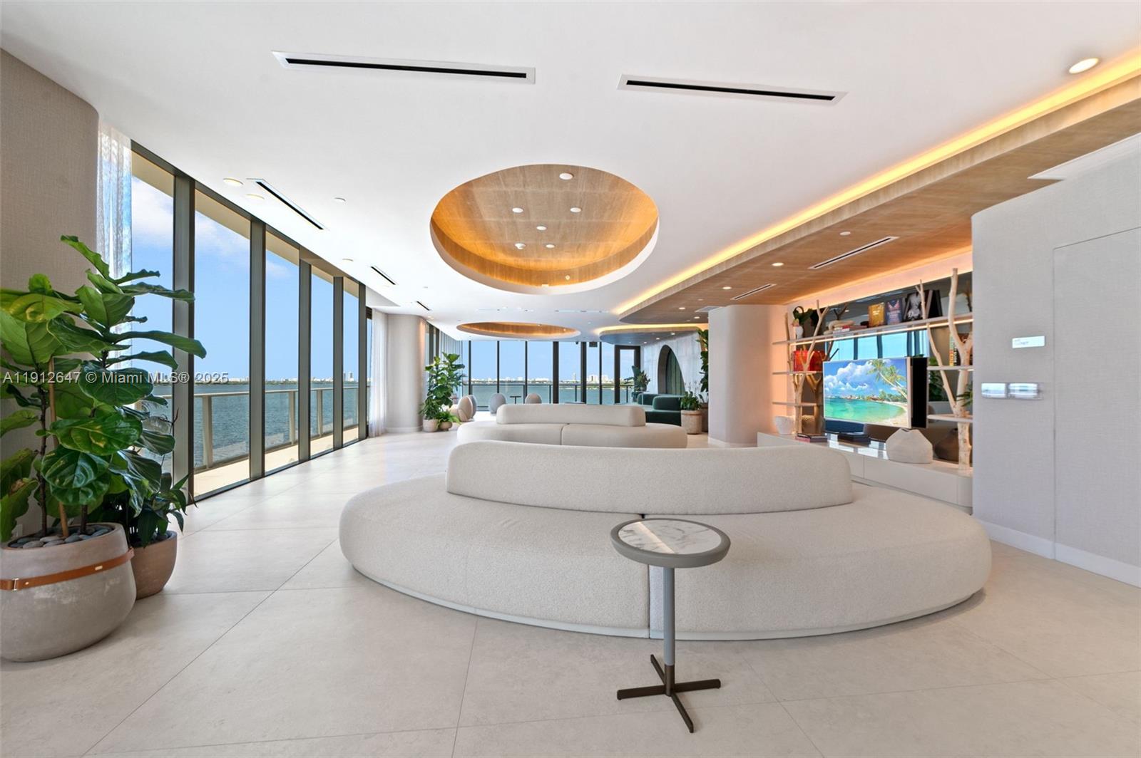 700 NE 24th St # 5606