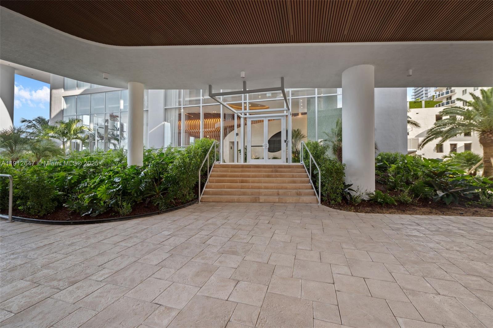 700 NE 24th St # 5606