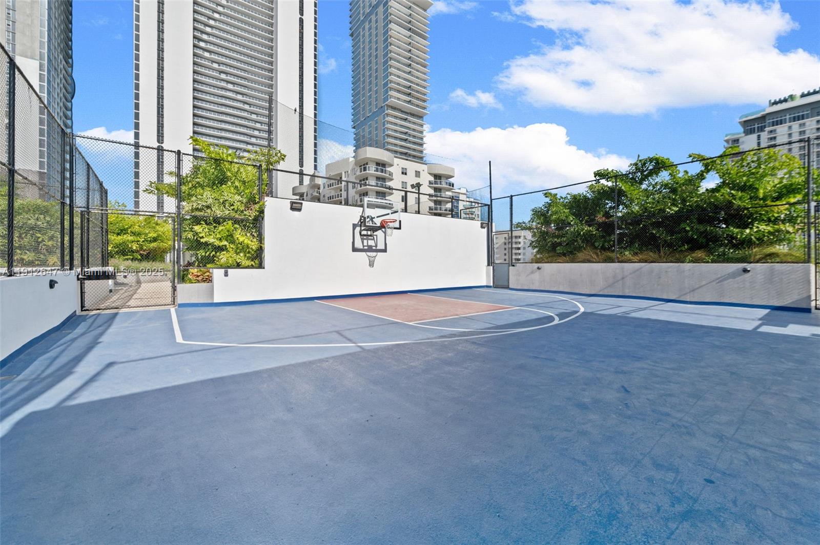 700 NE 24th St # 5606