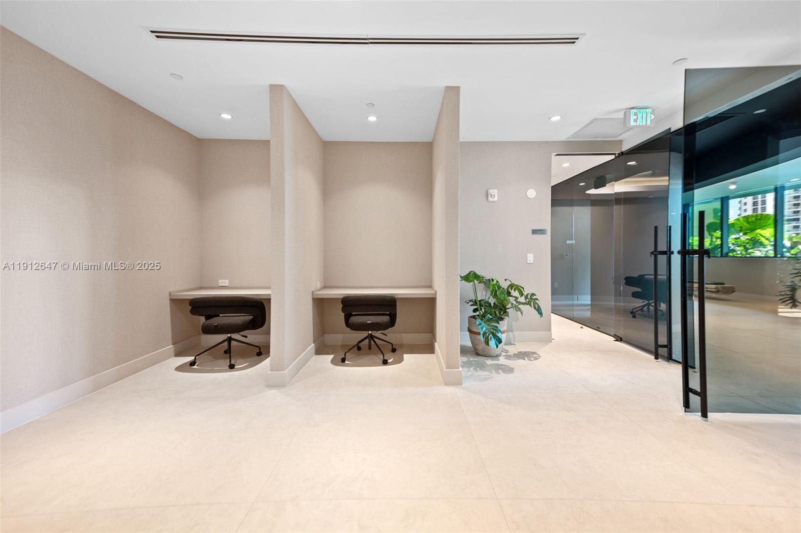 700 NE 24th St # 5606