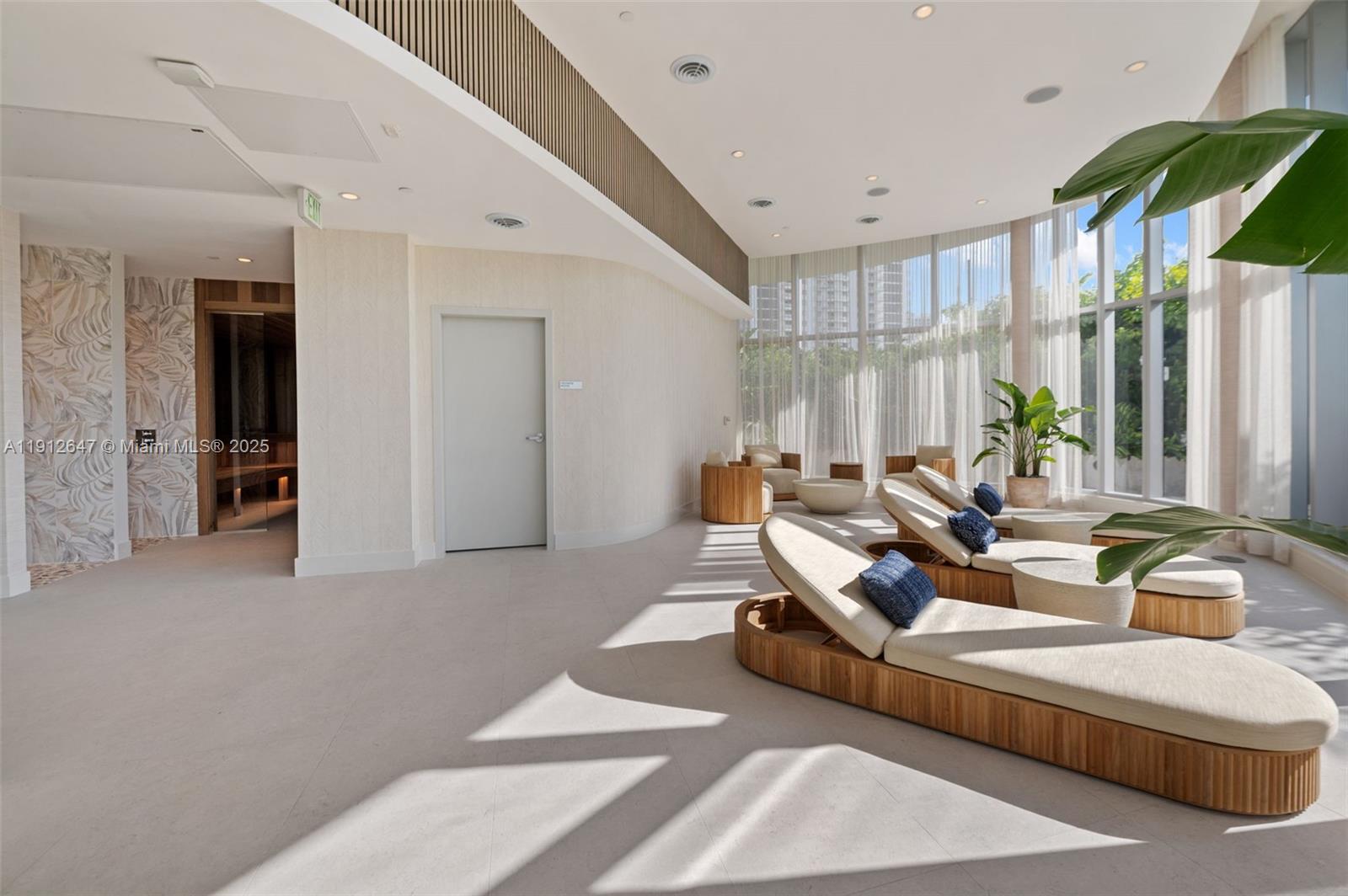 700 NE 24th St # 5606