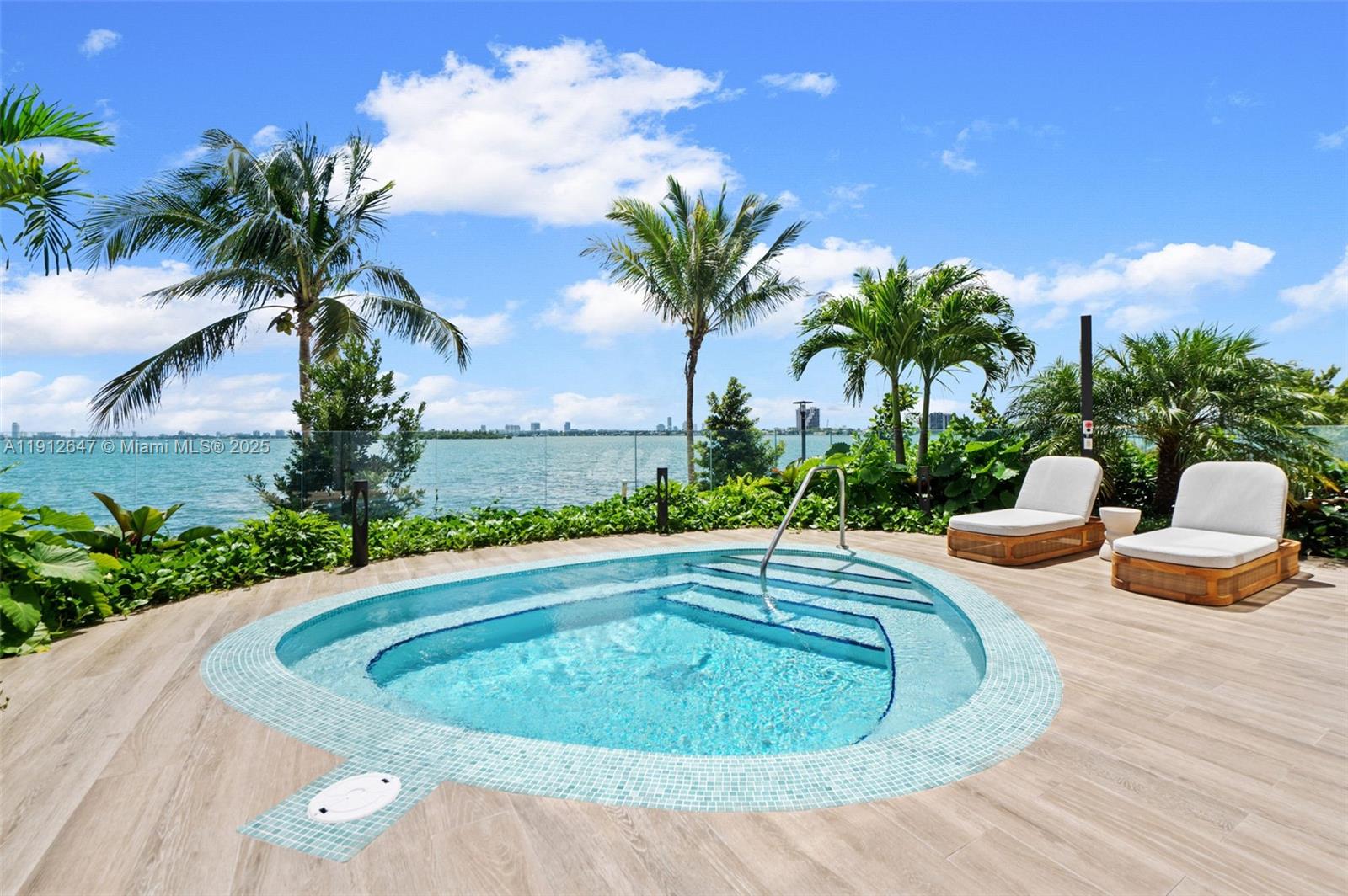 700 NE 24th St # 5606