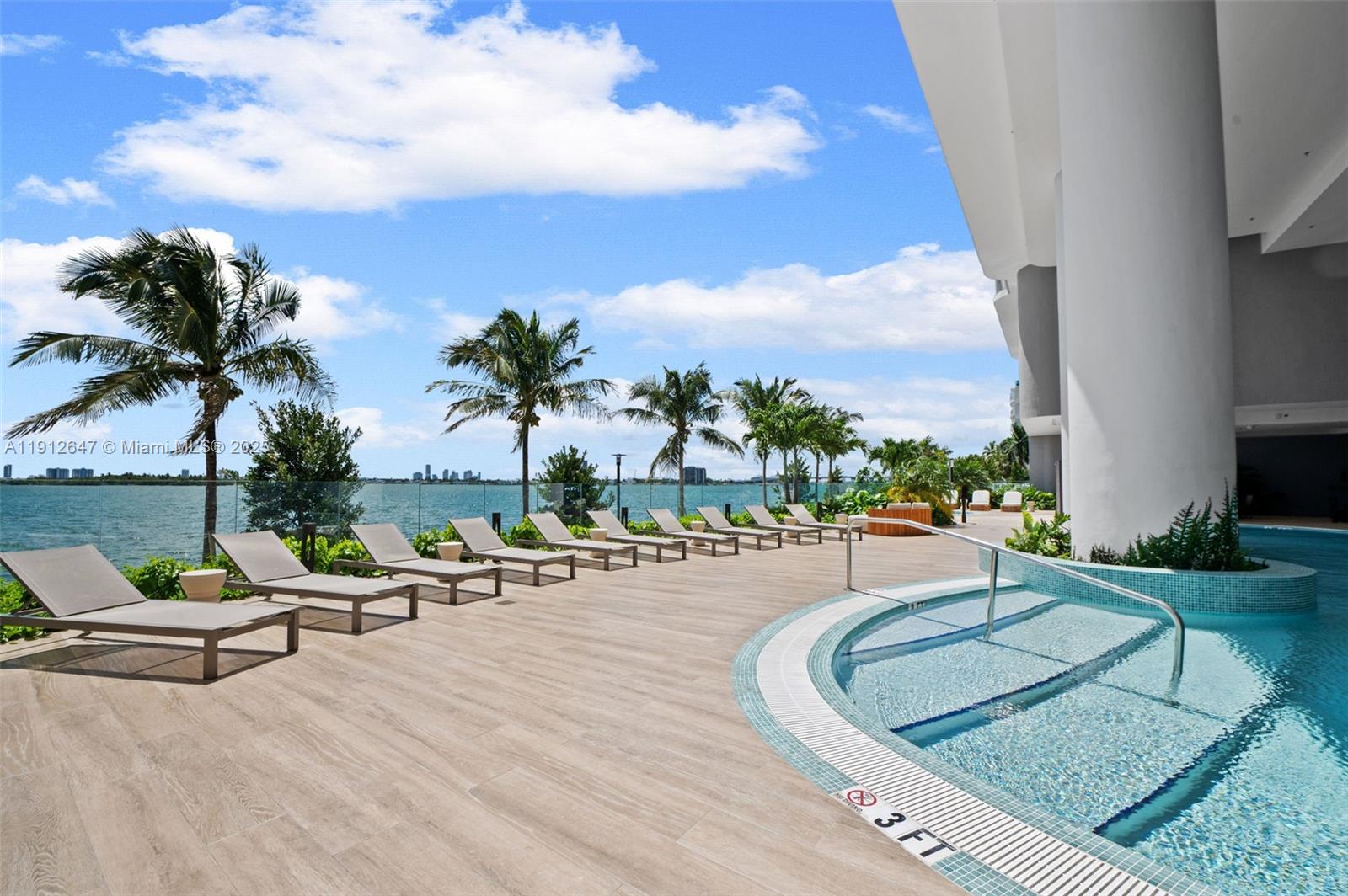 700 NE 24th St # 5606