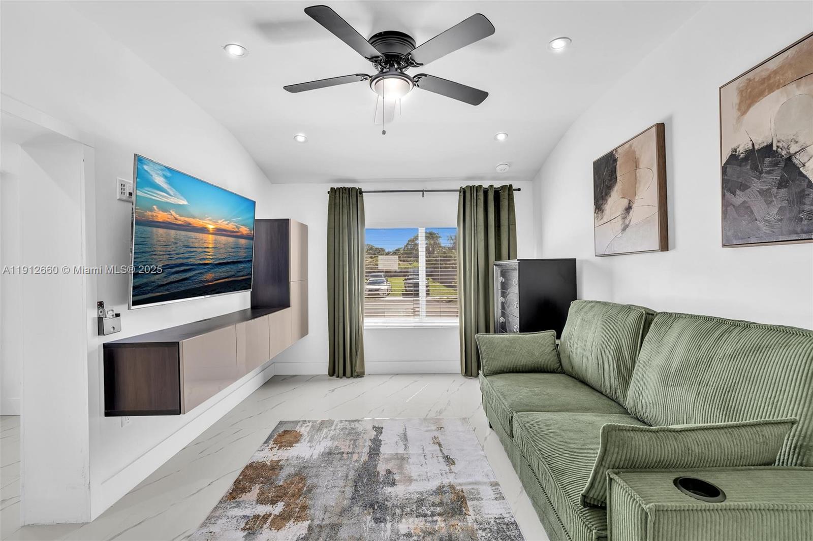 797 NW 35th St