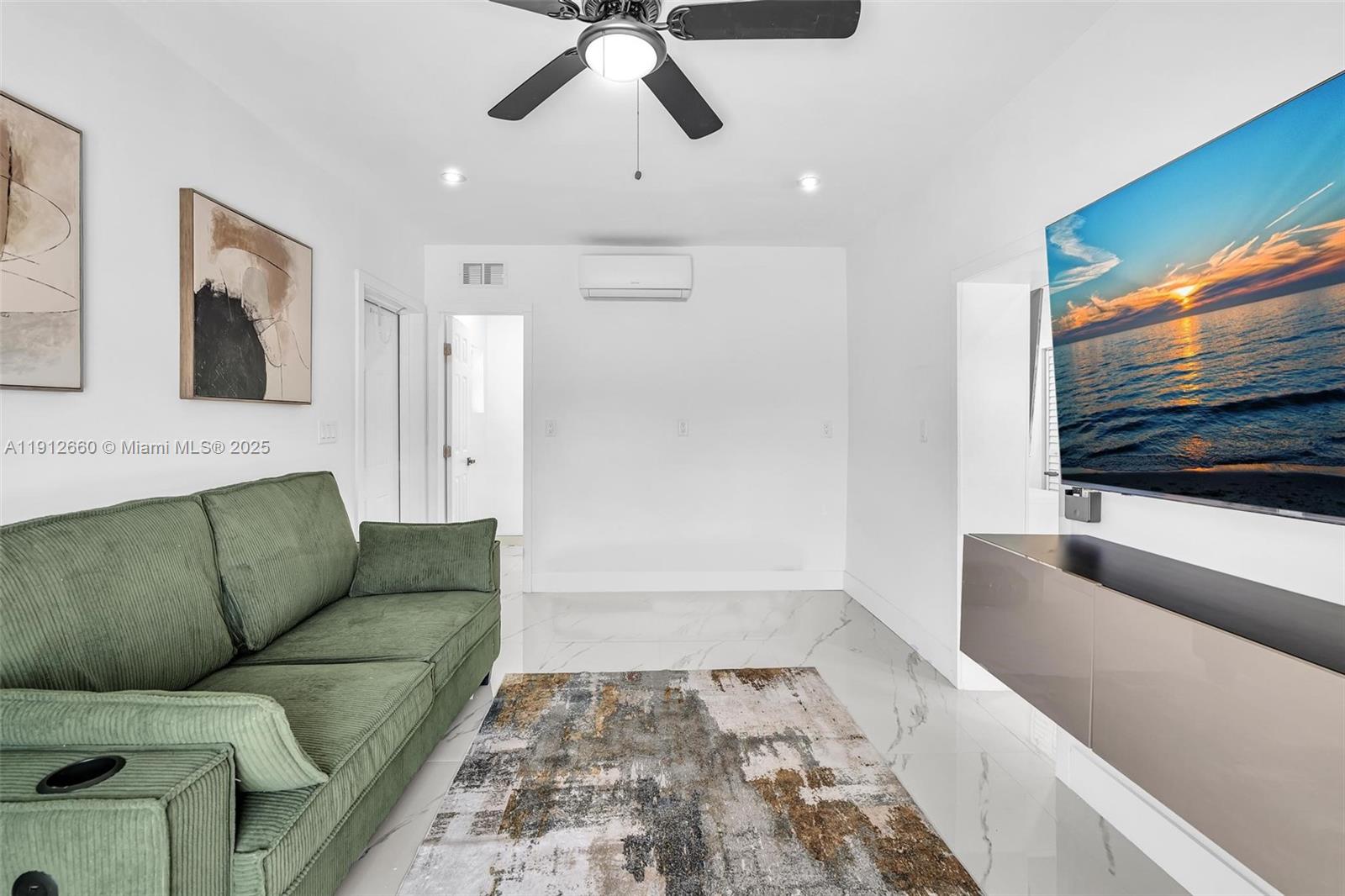 797 NW 35th St