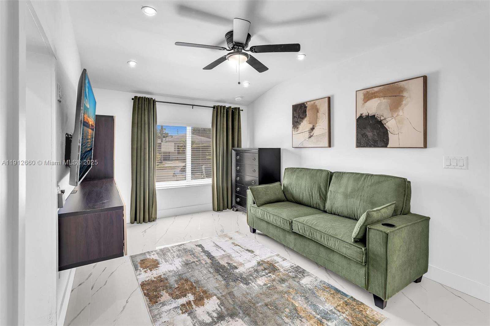 797 NW 35th St