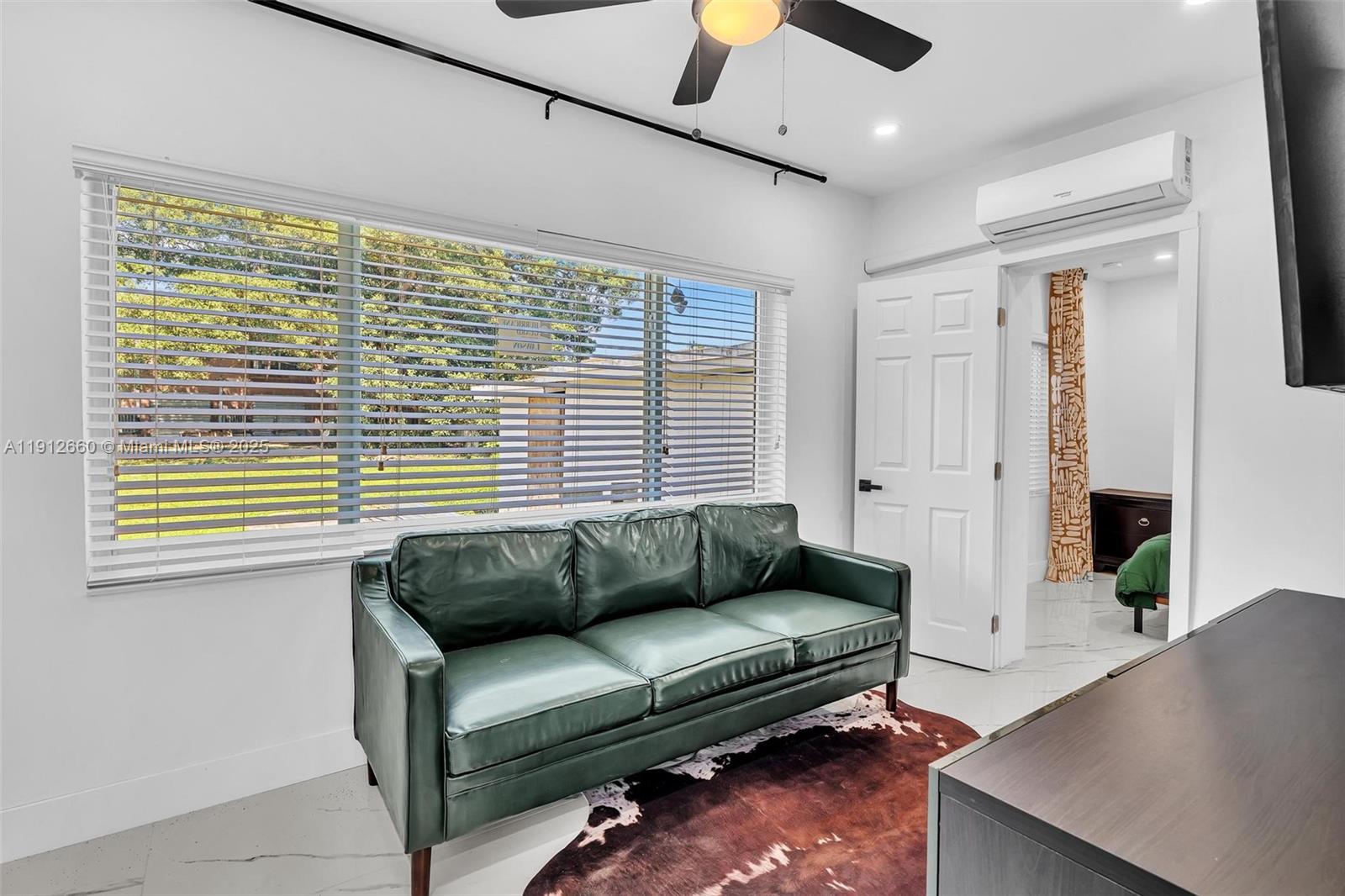 797 NW 35th St