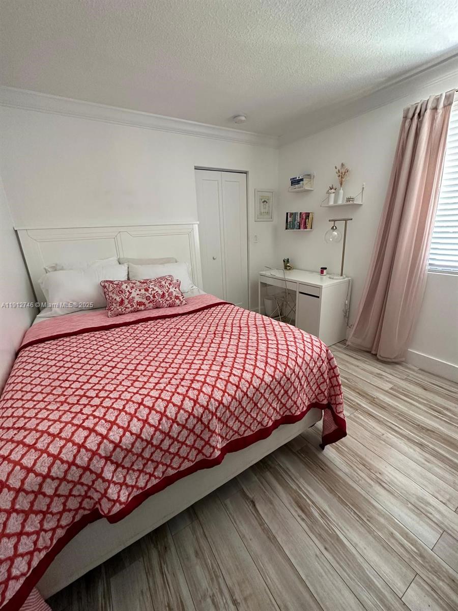 10040 NW 9th St Cir # 202