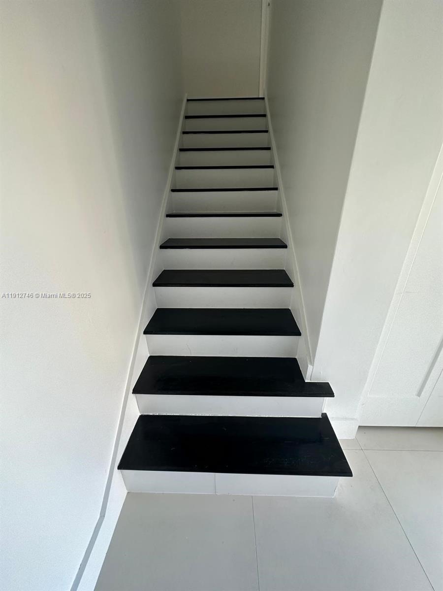 10040 NW 9th St Cir # 202