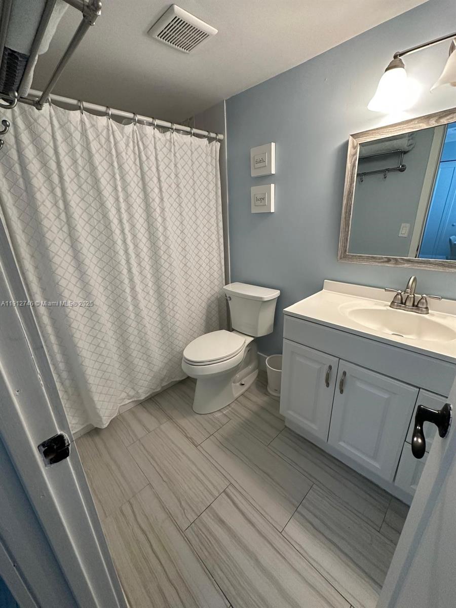 10040 NW 9th St Cir # 202