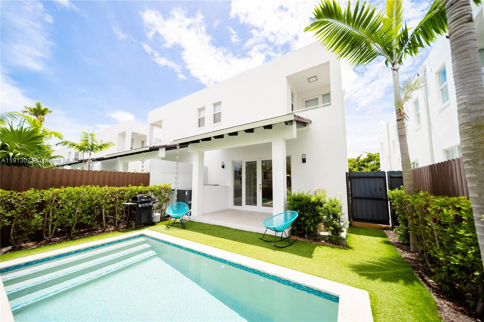 3651 SW 26th St # 3651