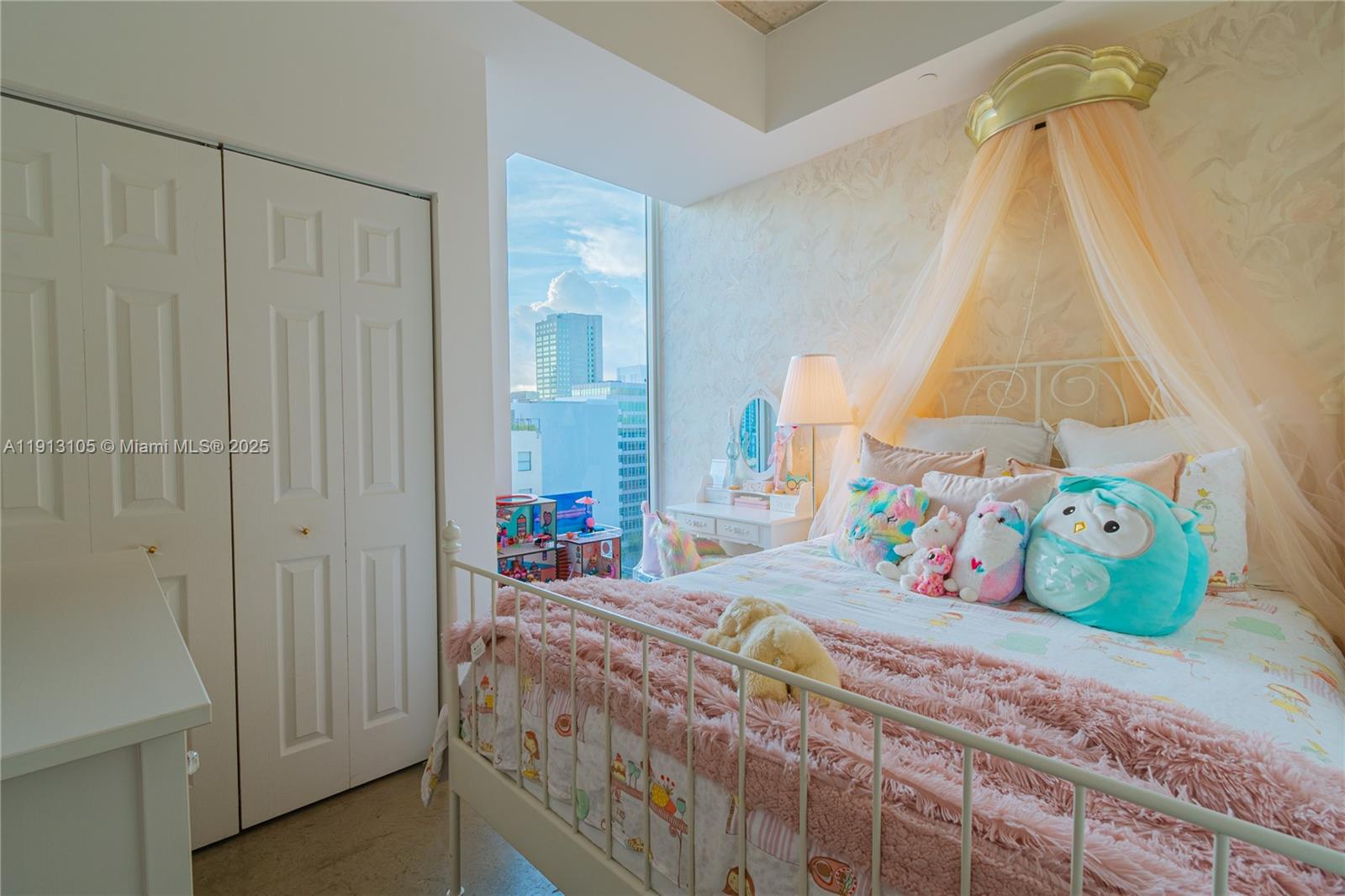 151 SE 1st St # 1611