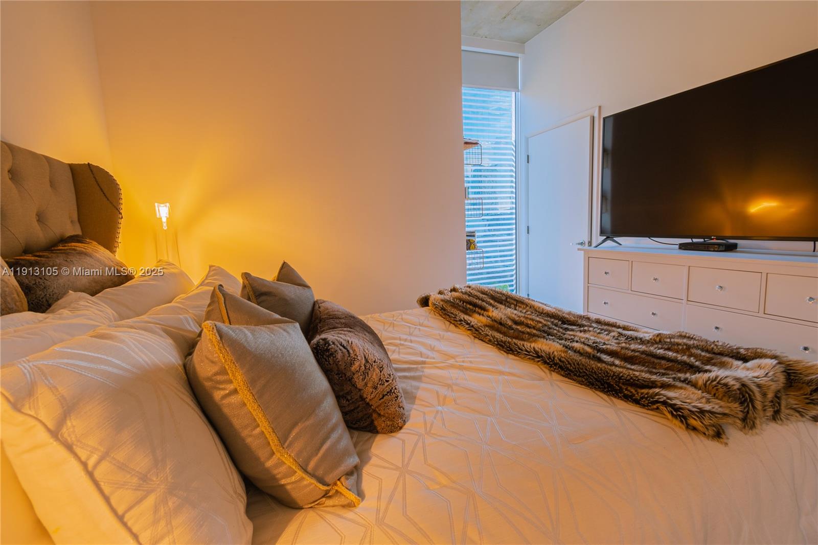 151 SE 1st St # 1611