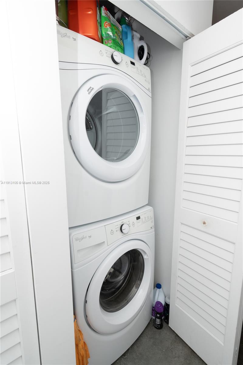 151 SE 1st St # 1611