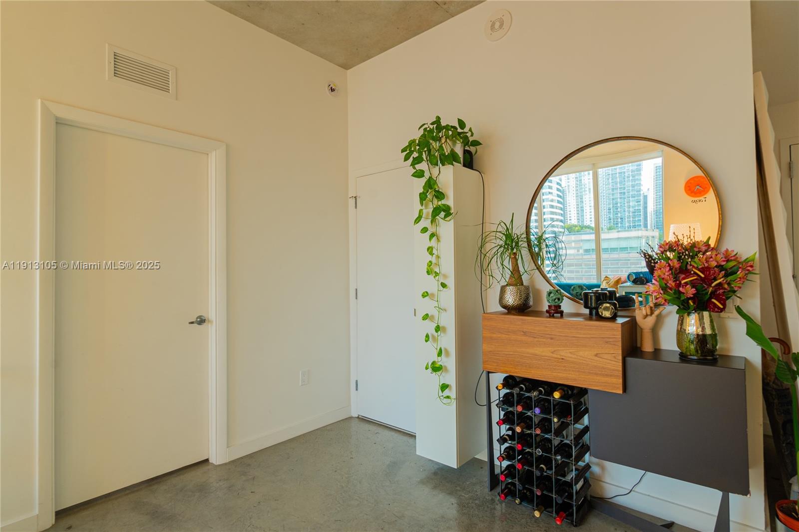 151 SE 1st St # 1611