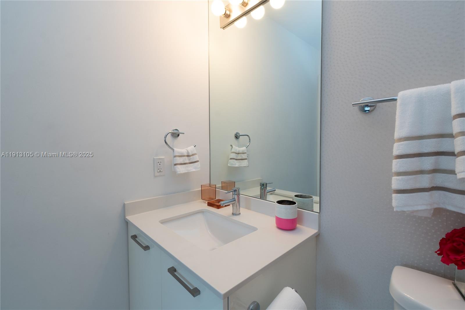 151 SE 1st St # 1611