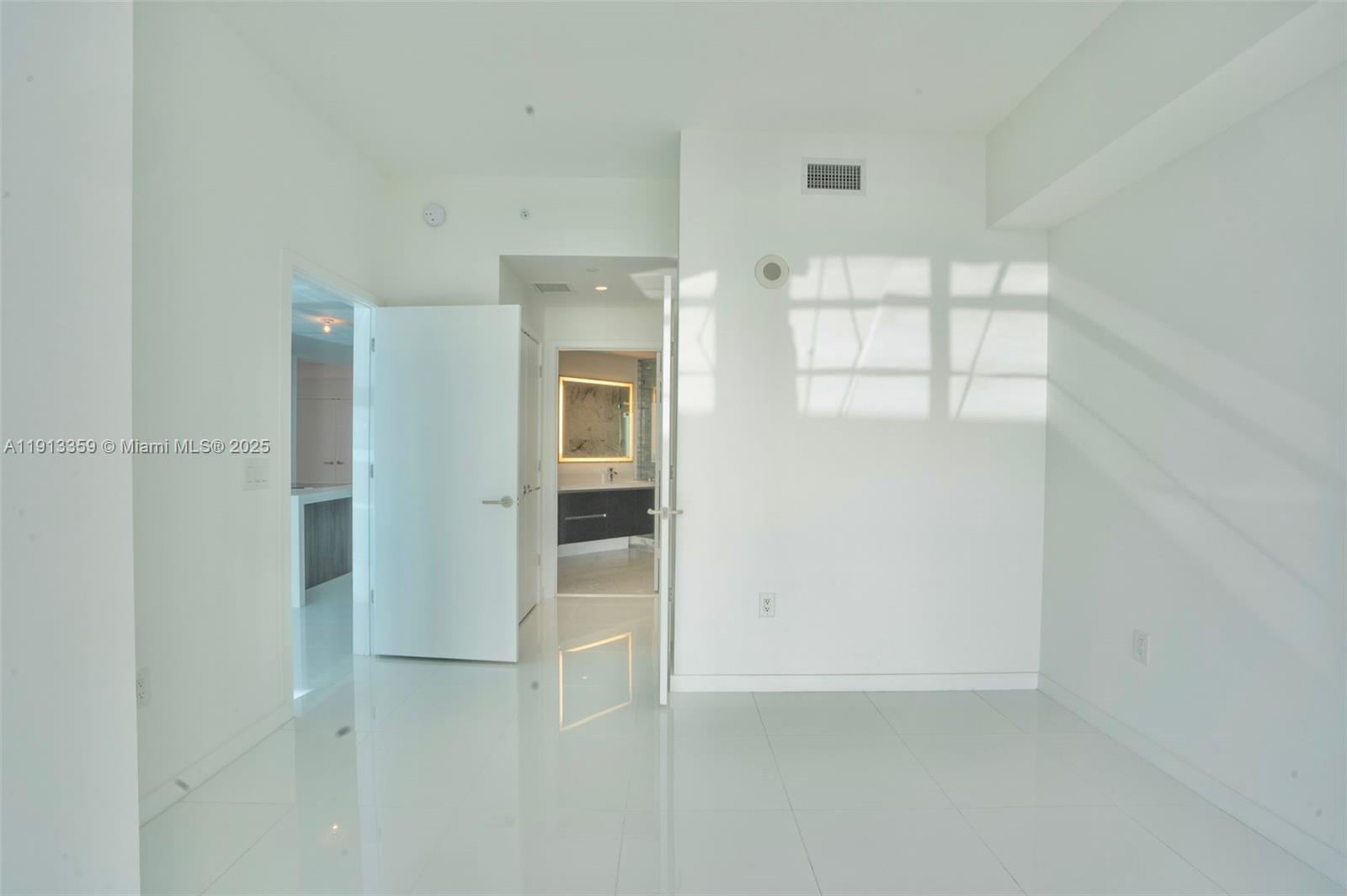 851 NE 1st Ave # 3908