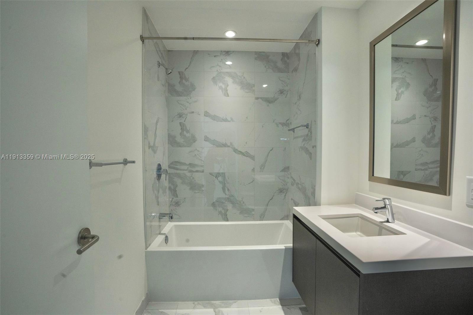 851 NE 1st Ave # 3908