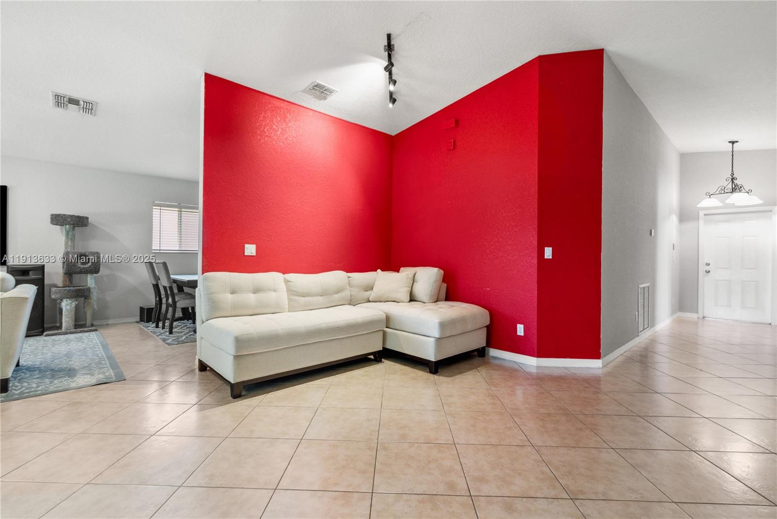 1924 SW Jamesport Dr, Port St. Lucie