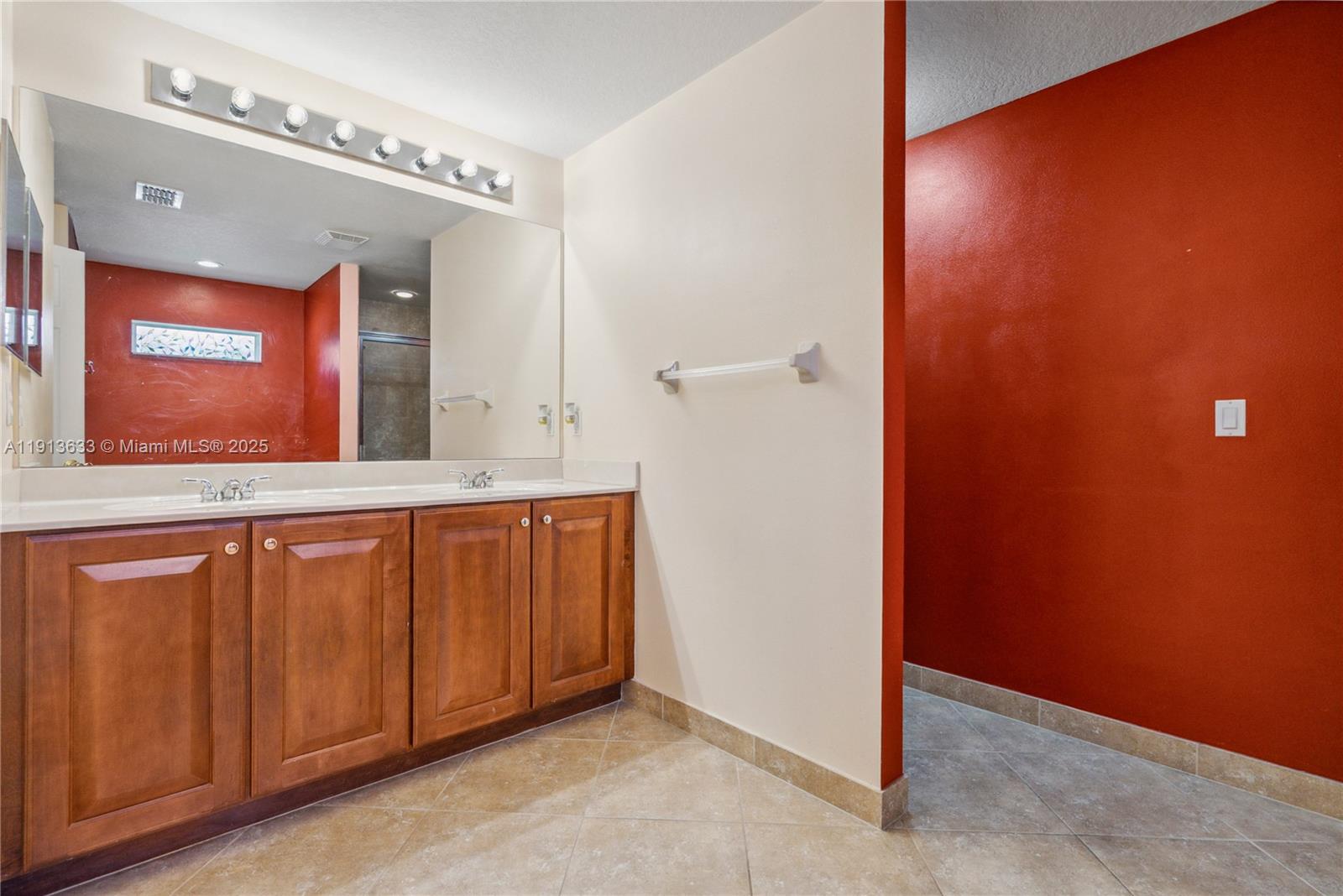 1924 SW Jamesport Dr, Port St. Lucie