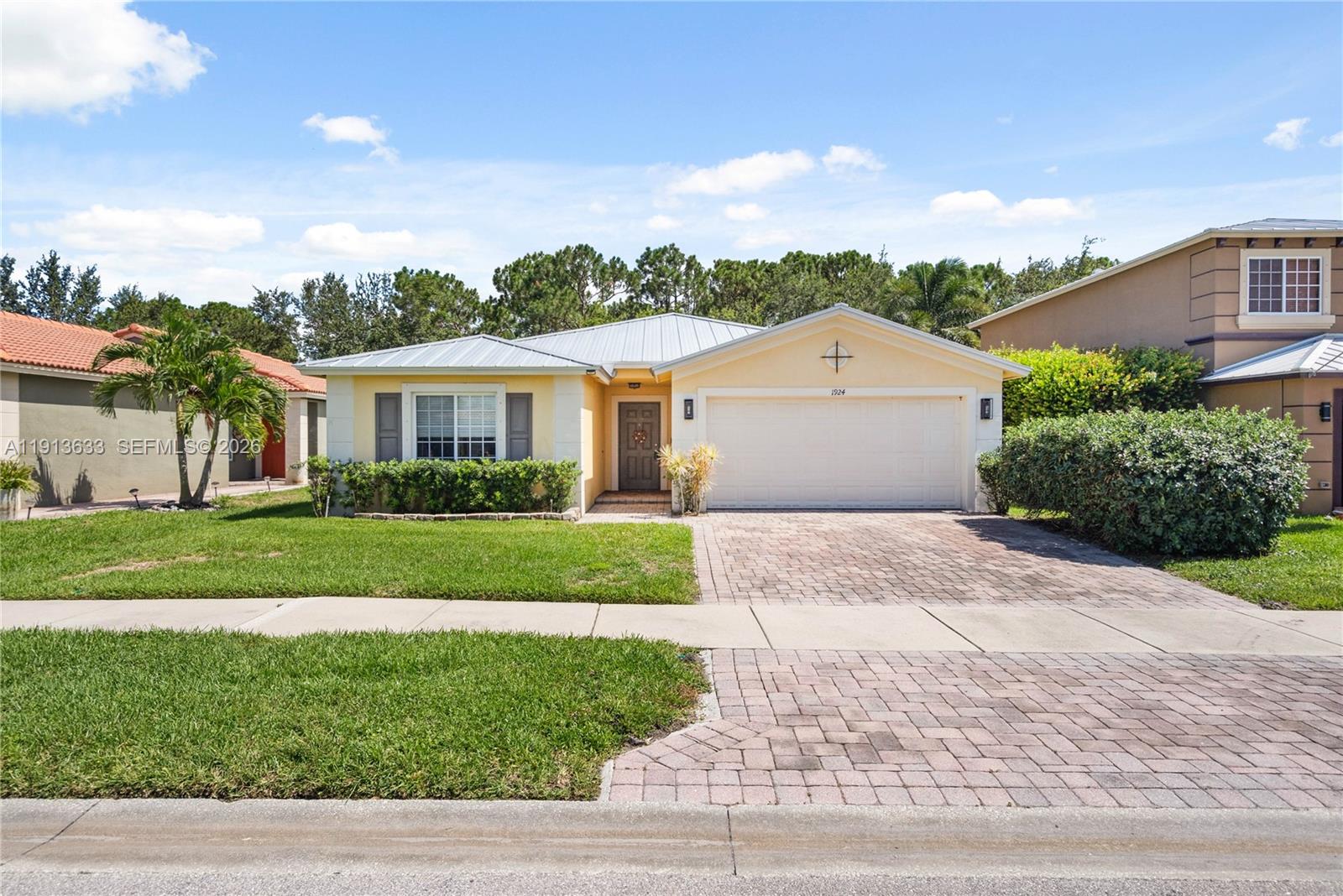 1924 SW Jamesport Dr, Port St. Lucie
