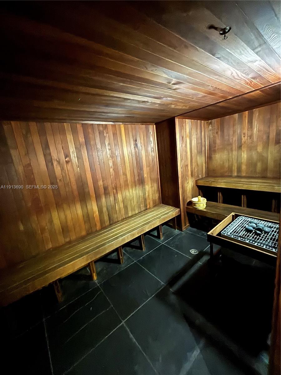 133 NE 2nd Ave # 1519