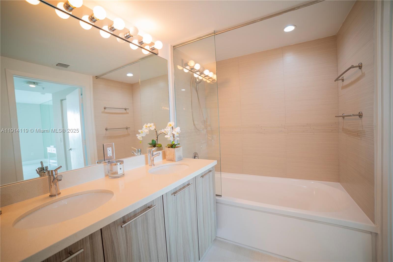 6700 Indian Creek Dr # 1404